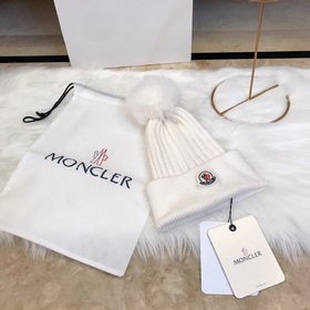 MONCLER вязаная шапка из шерсти, высокая версия с меховым помпоно