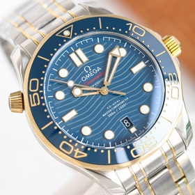 GR Omega Seamaster оснащен механизмом 8800 с двойным T-образным б