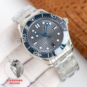 GR Omega Seamaster оснащен механизмом 8800 с двойным T-образным б