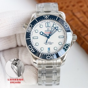 GR Omega Seamaster оснащен механизмом 8800 с двойным T-образным б