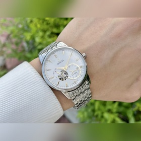 OMEGA - высококачественные мужские часы. Элегантный и величествен