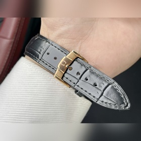 OMEGA - высококачественные мужские часы. Элегантный и величествен