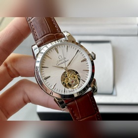 OMEGA - высококачественные мужские часы. Элегантный и величествен