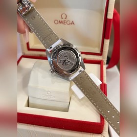Новая серия Omega Seamaster Кожаллигатора. Популярная модель в ма