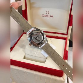 Новая серия Omega Seamaster Кожаллигатора. Популярная модель в ма