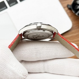 Женские часы Omega Seamaster. Безупречное качество. Простой и чис