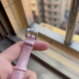 Серия Omega De Ville для женщин представила новые часы. «De Ville
