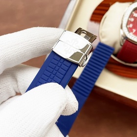 Patek Philippe. Элегантные мужские часы классического дизайна с т