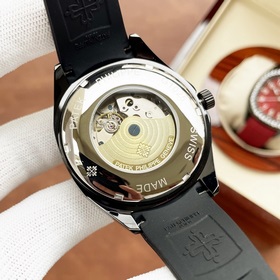 Patek Philippe. Элегантные мужские часы классического дизайна с т
