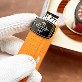 Patek Philippe. Элегантные мужские часы классического дизайна с т