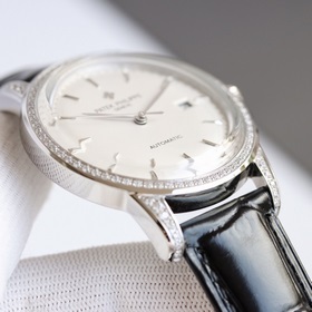 Новая модель с полным корпусом из кирпича от Patek Philippe, попу