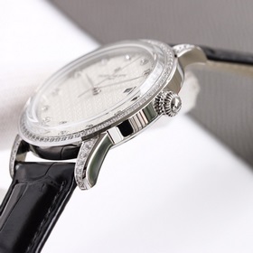 Новая модель с полным корпусом из кирпича от Patek Philippe, попу