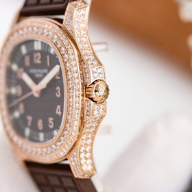 Новая механическая женская часы Patek Philippe AQUANAUT появилась