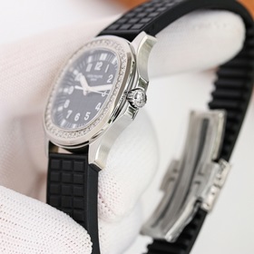 Новая механическая женская часы Patek Philippe AQUANAUT появилась