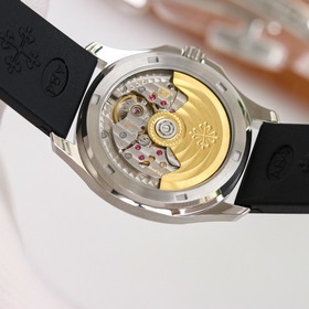 Новая механическая женская часы Patek Philippe AQUANAUT появилась