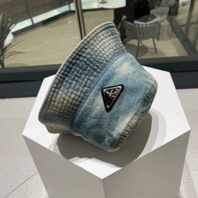Рыбацкая кепка Prada Классическая рыбацкая кепка с треугольным зн