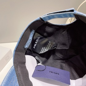 Pr@da Prada джинсовая бейсболка с треугольным козырьком Джинсовый