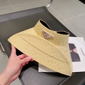 PRADA Пудра с открытой макушкой и складной козырькой