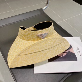 PRADA Пудра с открытой макушкой и складной козырькой