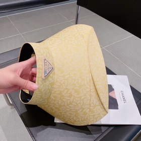 PRADA Пудра с открытой макушкой и складной козырькой