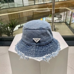 PRADA Ретро-кепка из джинсовой ткани с необработанными краями, же