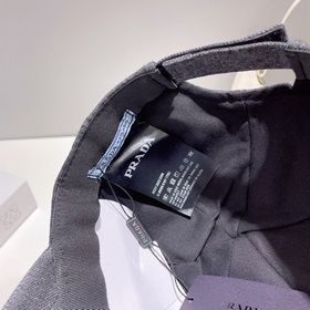 Pr@da Prada джинсовая бейсболка с треугольным козырьком Джинсовый