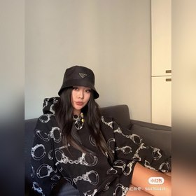 PRADA Рыбацкая кепка PRADA Рыбацкая кепка Новая модель для модниц