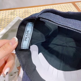 Pr@da Prada джинсовая бейсболка с треугольным козырьком Джинсовый