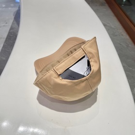 【Prada】 Новые весенне-летние бейсболки от известных брендов, новы