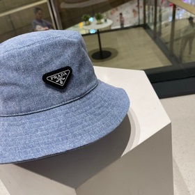 【Prada】 Новая модель джинсовой кепки 2023 года, идеально подходит
