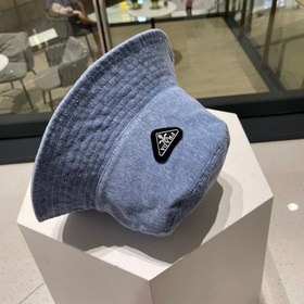 【Prada】 Новая модель джинсовой кепки 2023 года, идеально подходит