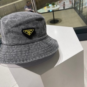 【Prada】 Новая модель джинсовой кепки 2023 года, идеально подходит