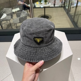 【Prada】 Новая модель джинсовой кепки 2023 года, идеально подходит