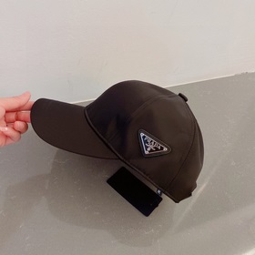 PRADA Кепка с козырьком