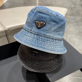 【Prada】 Новая коллекция летних джинсовых кепок для мужчин и женщи