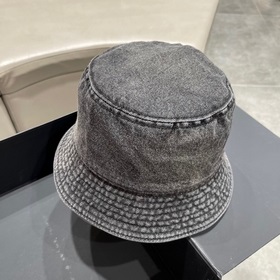 【Prada】 Новая коллекция летних джинсовых кепок для мужчин и женщи
