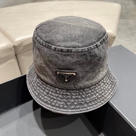 【Prada】 Новая коллекция летних джинсовых кепок для мужчин и женщи