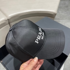 PRADA Пrada Новая бейсболка, версия для покупки через посредника!