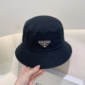 Новая модель рыбацкой кепки из 100% хлопка от Prada Специально из