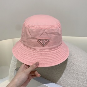 Новая модель рыбацкой кепки из 100% хлопка от Prada Специально из