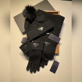 Прада. [Трехкомпонентный комплект из шерсти： шапка из лисьего мех
