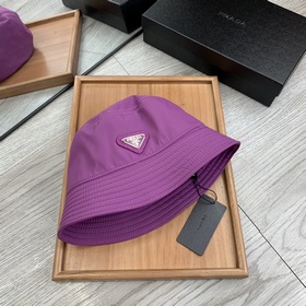 Prada. Двусторонняя треугольная рыбацкая шапка, высококачественна