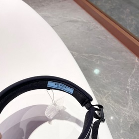 PRADA Прада шляпа с козырьком, кепка, оболочка для волос, большой