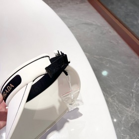PRADA Прада шляпа с козырьком, кепка, оболочка для волос, большой