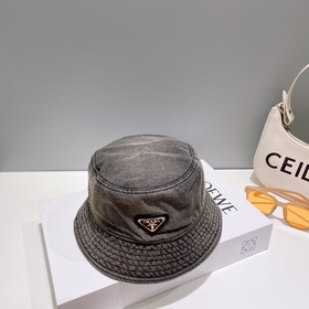Pr@da Prada джинсовая бейсболка с треугольным козырьком Джинсовый