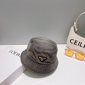 Pr@da Prada джинсовая бейсболка с треугольным козырьком Джинсовый