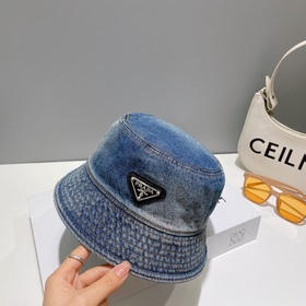 Pr@da Prada джинсовая бейсболка с треугольным козырьком Джинсовый
