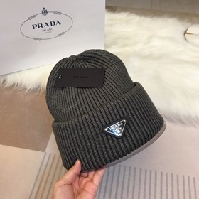 PRADA 2023 осенне-зимняя коллекция вязаных шапок, чрезвычайно поп