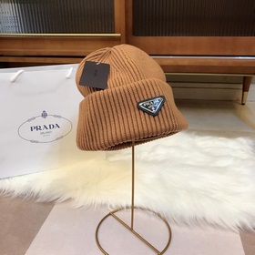 PRADA 2023 осенне-зимняя коллекция вязаных шапок, чрезвычайно поп