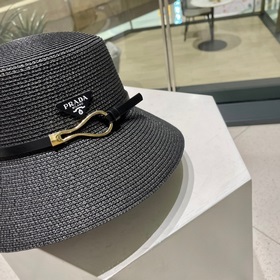 【PRADA Пrada】 Новая модель 2023 года： соломенная шляпа-котел с ре